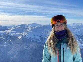 Gita Krieger Portrait im Schnee - quer - Whistler