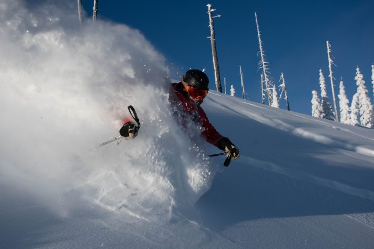 Powder Shot - Copyright: Mike Wiegele Helicopter Skiing
